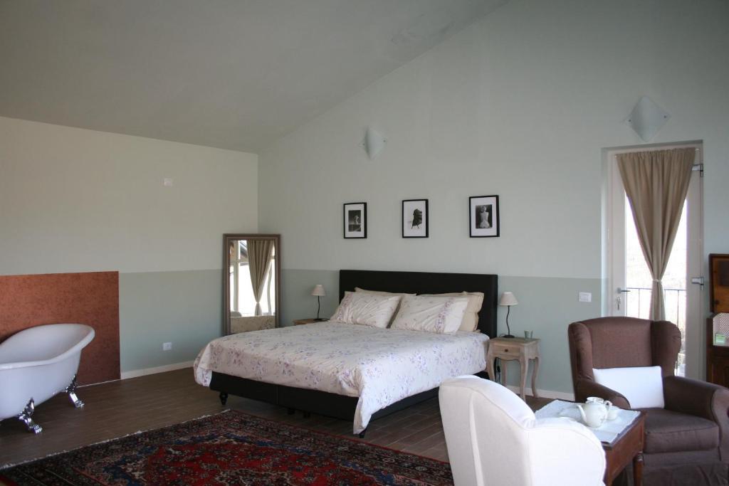 Trezzo Tinella B&B Mario & Mario חדר תמונה